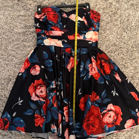 Semi Formal Dress Short Floral with Navy Blue Background - Picture 4 of 8